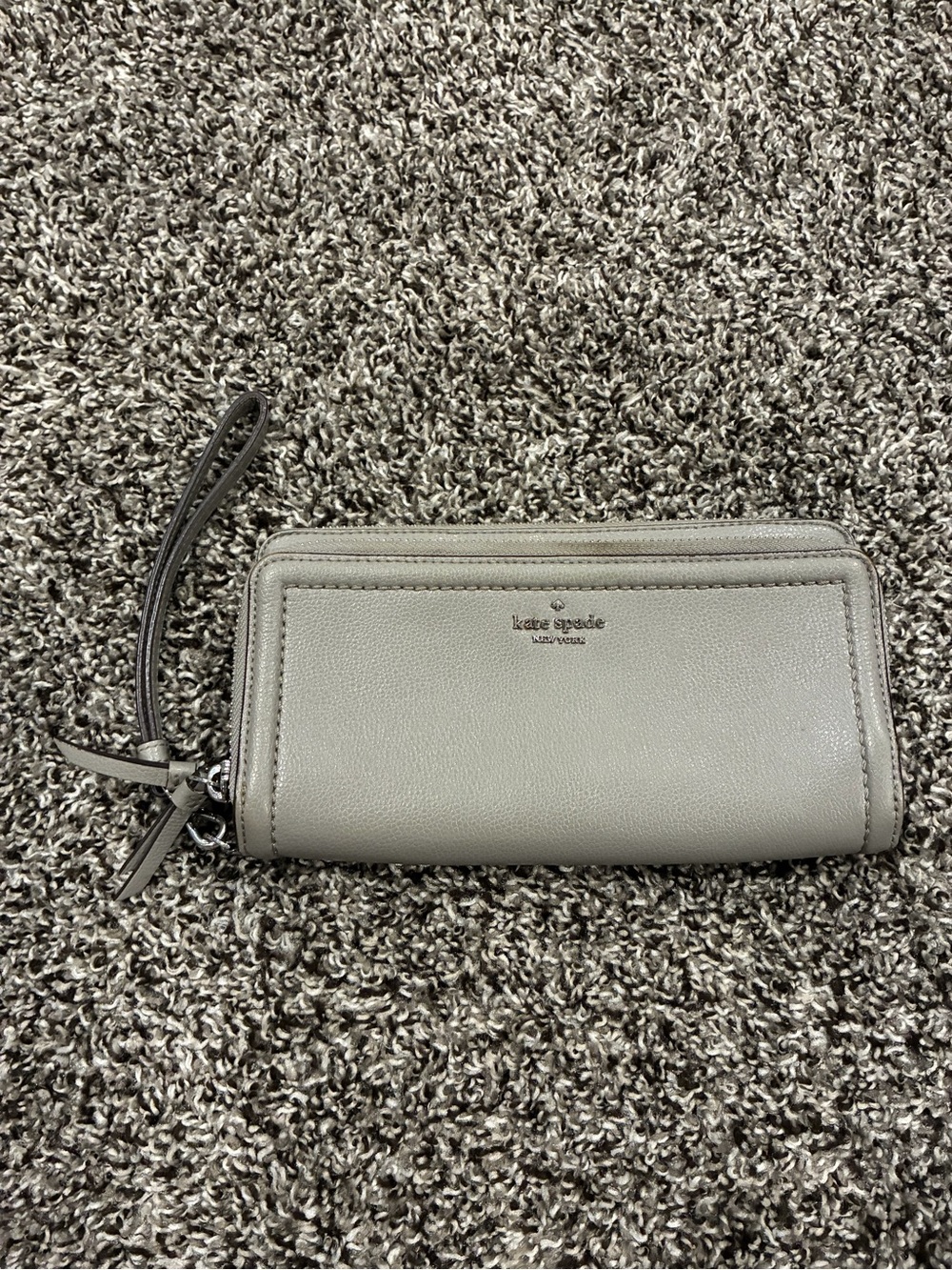 kate spade gray leather zip wristlet